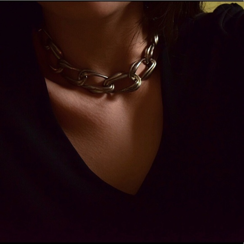 VINTAGE SILVER TONE NECKACE👑